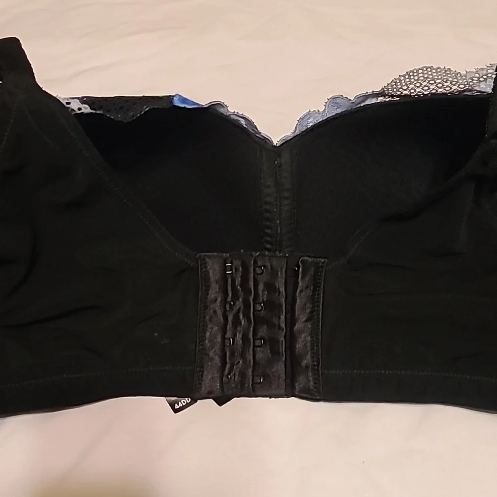 Torrid curves full coverage bra size 44DD